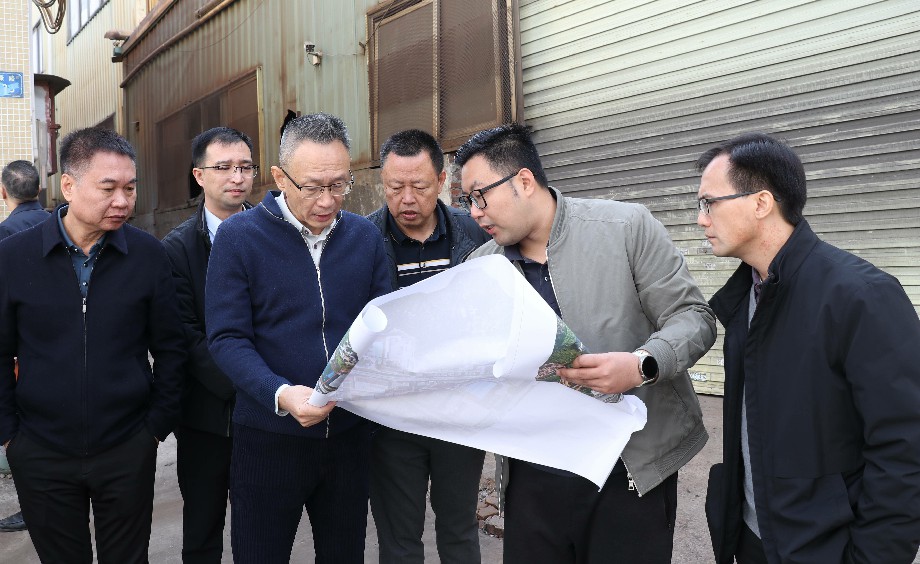 1【标题】屏山社区城中村改造指挥部召开会议 推动项目加速实施 (2)~1.jpg