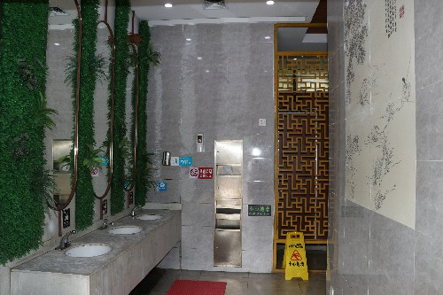 2【标题】大朗镇61号公厕获评全市“最美”公厕 (3)~2.jpg