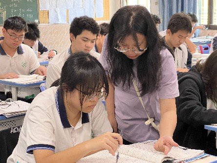 2【标题】高三学子积极备战高考 (2)~1.jpg