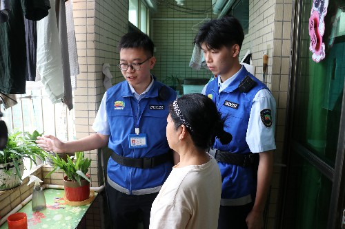 3【标题】清理阳台杂物 防范高空坠物 (1)~1.jpg