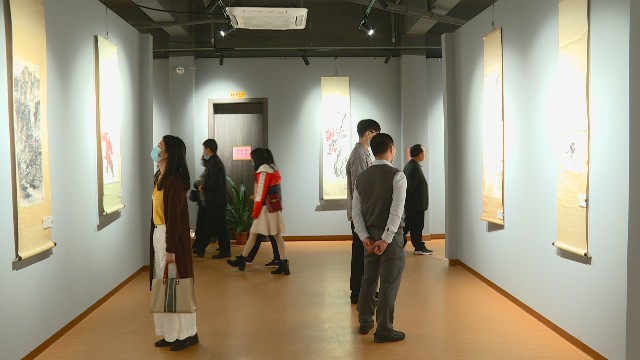 1201梁英杰书画藏品展_2020-12-01_16-10-36.jpg