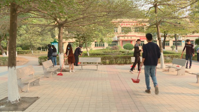 1214人人齐参与乡村环境卫生整治_2020-12-14_16-31-24.jpg