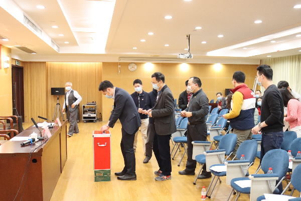 （20201228）市医疗保障局开展“扶贫济困，精准脱贫”爱心捐款主题党日活动照片3.JPG