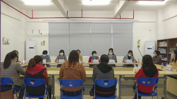 市、镇妇联联合开展春节慰问 情暖困难妇女儿童家庭1.jpg
