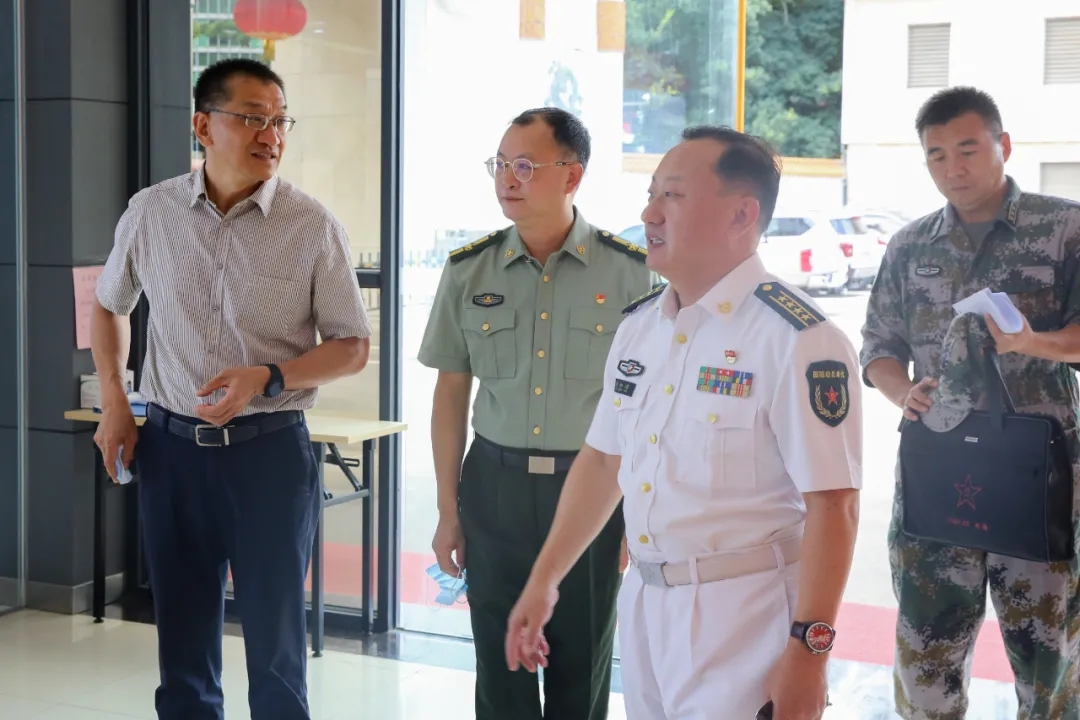 市委常委,东莞军分区政委刘松涛到南城街道武装部调研