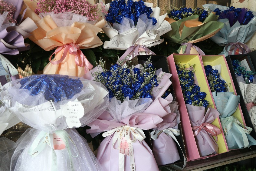 4【标题】“七夕”期间 鲜花走俏~1.jpg