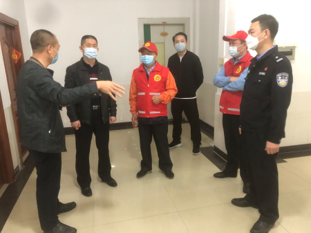 市委组织部张斌裕科长一行检查居家隔离情况