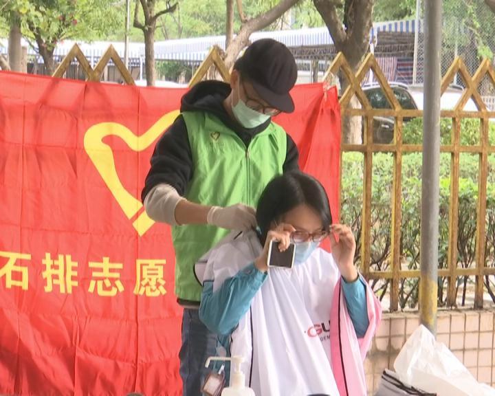 抗“疫”雷锋日 志愿者在行动2.jpg
