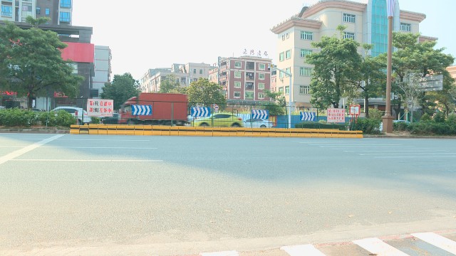 0302封闭路口隔离带_2022-03-02_17-21-03.jpg