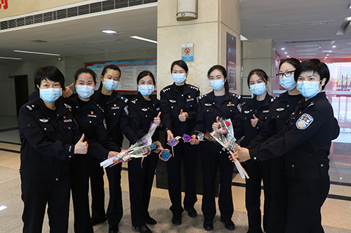 2【标题】每一个“她”  都很了不起！.JPG