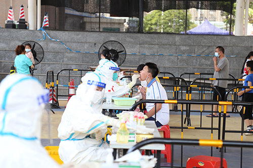 大朗为返校复课学生开设核酸检测专场