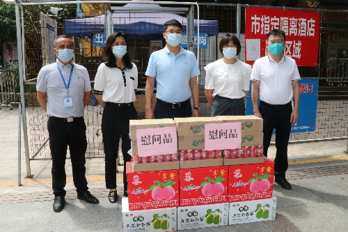 5【简讯】镇领导慰问隔离酒店防疫人员 (2)~1.jpg