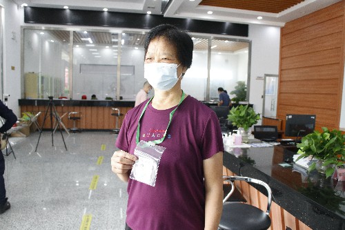 2【标题】没有智能手机亮码难？“反向扫码”便民卡来解决 (6)~1.jpg