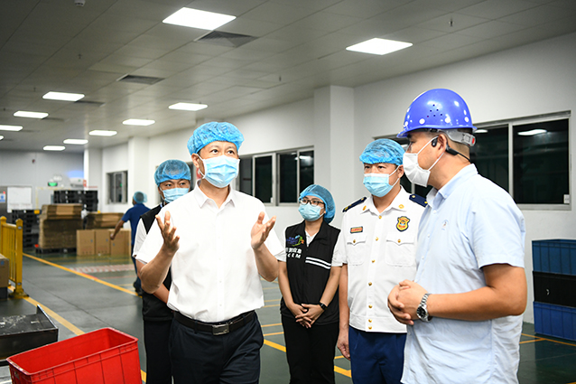 0905凤岗镇主要领导带队开展安全夜查行动（第127期）（图2）.jpg
