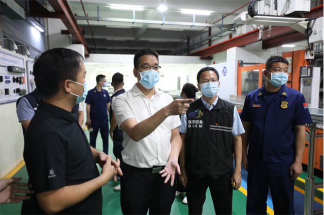 0926凤岗镇长宁康带队开展安全夜查行动（第144期）1160.png