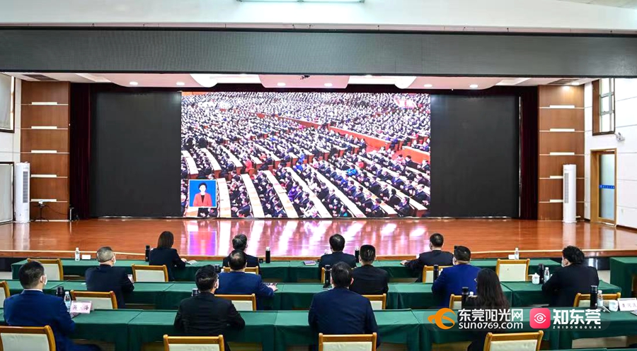黄江.jpg