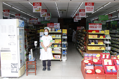 2【标题】大朗：各药店积极发挥疫情防控“哨点”作用.JPG
