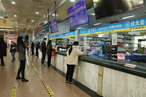 2【标题】【标题】大朗镇49间医疗机构发热门诊(诊室)为患者服务 (5)~1.jpg