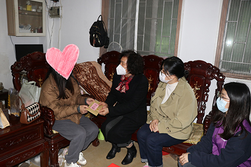 2【标题】大朗：新春送祝福 关爱暖人心.JPG