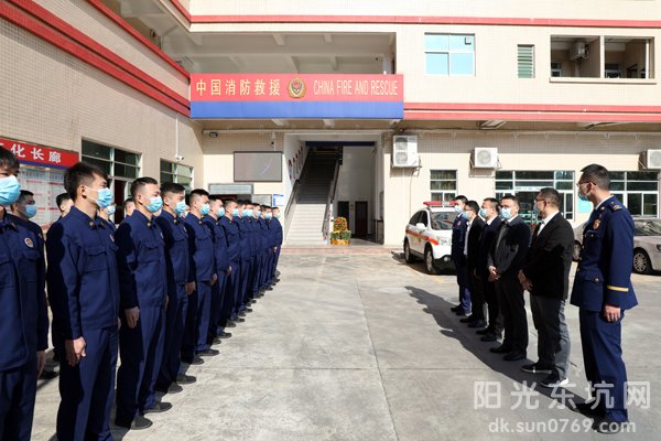 6-2301191AF51Y.jpg