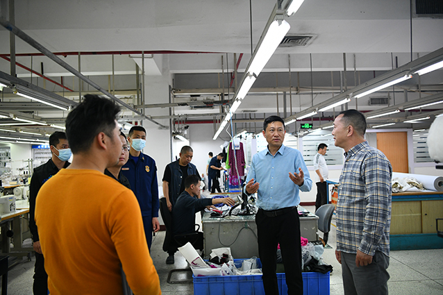 0303 凤岗镇主要领导率队开展全国“两会”期间安全生产督导检查（图4）.jpg