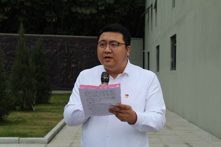 20230404  26期 石龙人社医保分局党支部开展主题党日活动暨爱国主义教育基地缅怀先烈活动_3