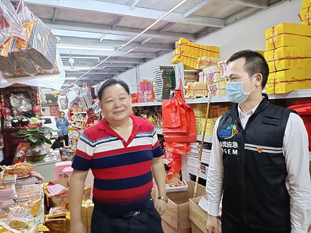 0404凤岗镇开展清明期间烟花爆竹联合执法检查(图2).jpg