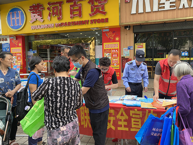 0414凤岗镇举办安全宣传“五进”（进农村）活动(图1).jpg