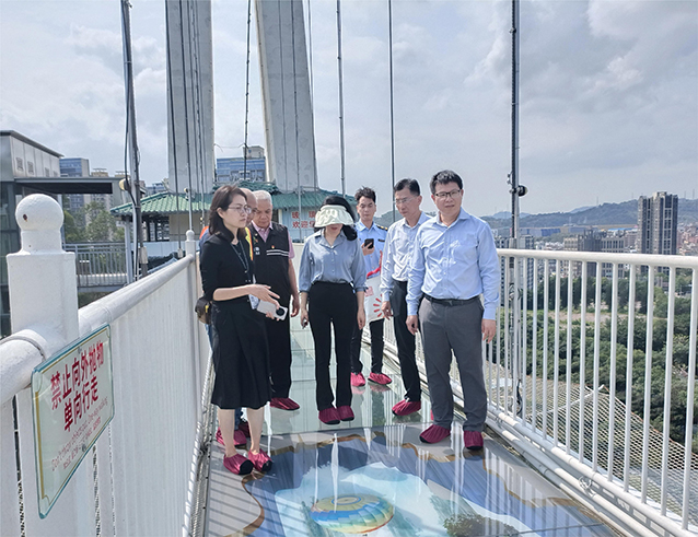 0428凤岗镇开展旅游景区安全检查（图2）.jpg