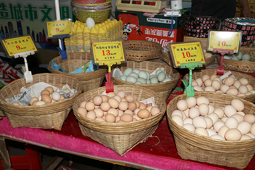 2【标题】临近中秋 鸡蛋价格上涨.JPG