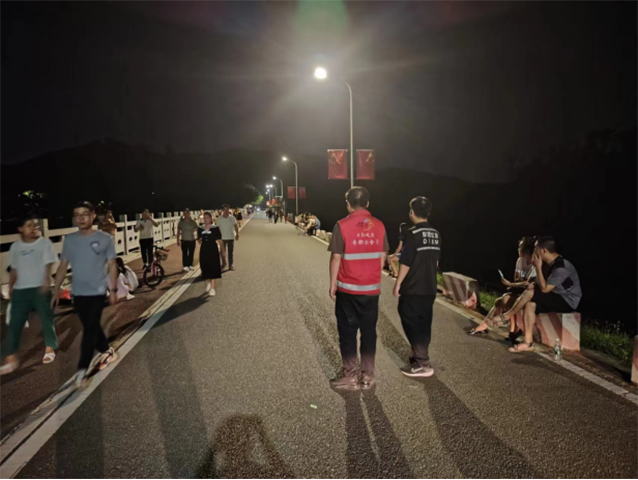 0929凤岗应急管理分局开启中秋“夜巡”模式（图2）.png