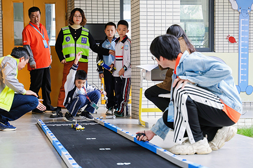 5【标题】第十六届东莞市中小学车辆模型比赛在大朗黄草朗小学顺利举行.jpg
