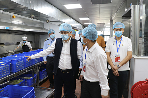 1【标题】镇领导带队开展食品安全“两个责任”专题调研.JPG
