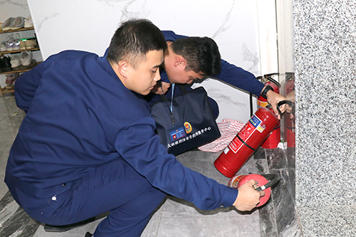 3【标题】岁末加强出租屋消防安全检查.JPG