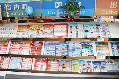 4【标题】“错峰出游+赏花季”节后将迎旅游小高峰.JPG
