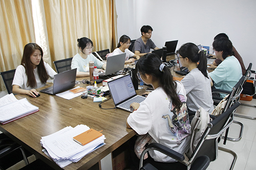 3【标题】大学生暑期暑期实践收获颇丰.JPG