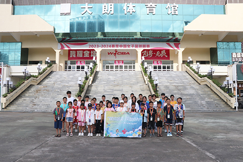 3【标题】这个公益夏令营带“小候鸟”给“荔”一“夏”.JPG