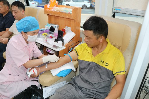 4【标题】无偿献血 让爱传递 (4)~1.jpg