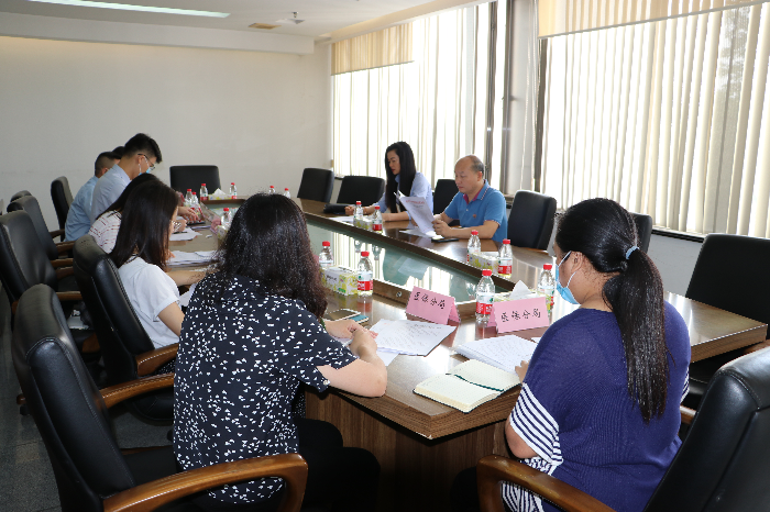 1召开石排镇农（居）民重大疾病专项补助资金审理委员会会议.JPG
