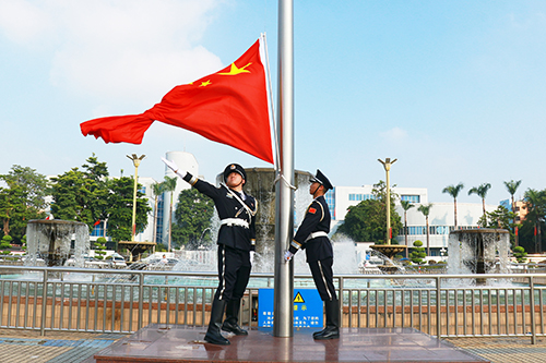 1【标题】大朗举行升国旗仪式.JPG