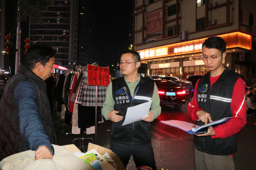 3【标题】联合执法严抓非法销售烟花爆竹，确保春节安全有序.JPG