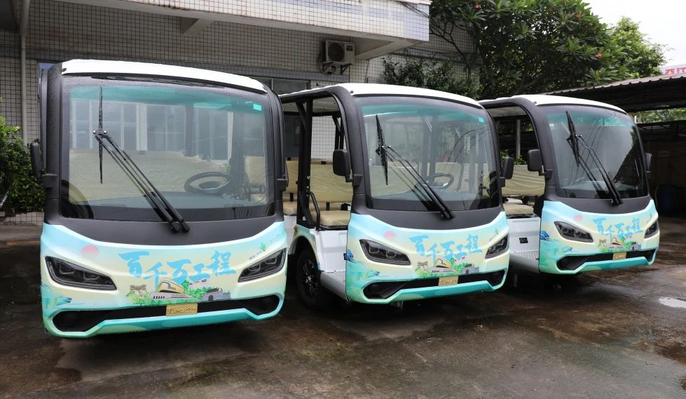 卓越观光电动车公司捐赠6台价值33万元观光电动车