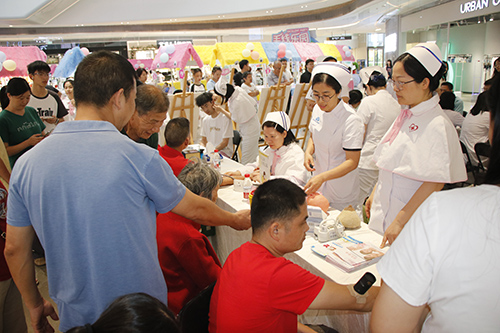 2【标题】大朗开展“关爱全民健康，传递天使爱心”义诊活动.JPG