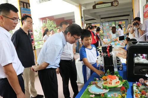 2【标题】2025 年东莞市集团化办学第三期沙龙活动在大朗镇实验小学举行 (5)~1.jpg