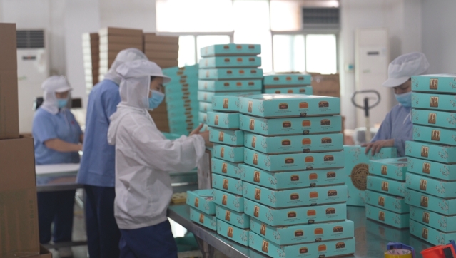厚货出海！厚街月饼香飘世界.jpg