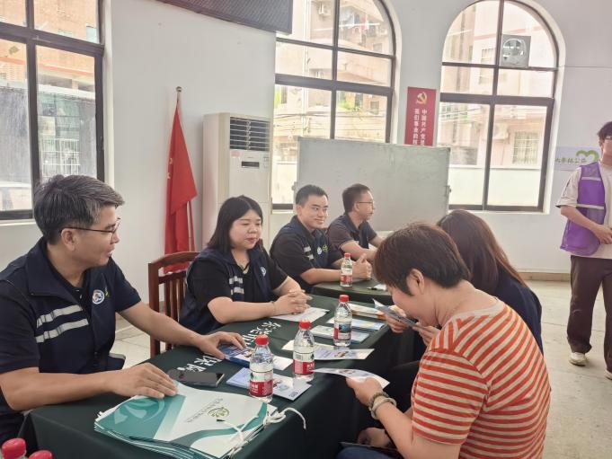 高埗医保分局信息简报2025年第4期(高埗医保分局送服务进基层_医保健康双护航暖民心).docx_3