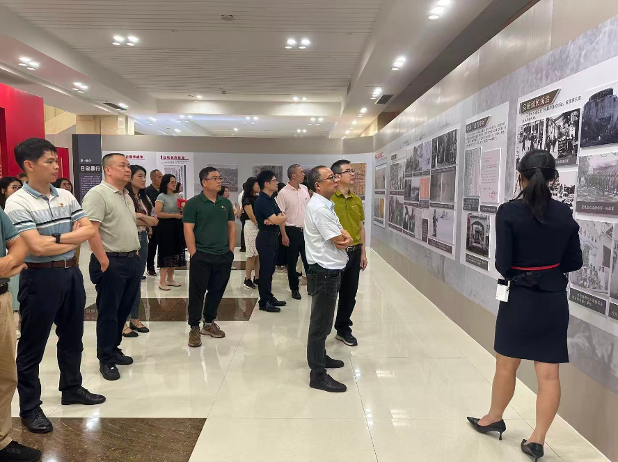 (250910)简讯:铭记莞邑抗战史 砥砺医保新征程——市医保局开展主题党日活动 参观抗战档案文献展.doc_1