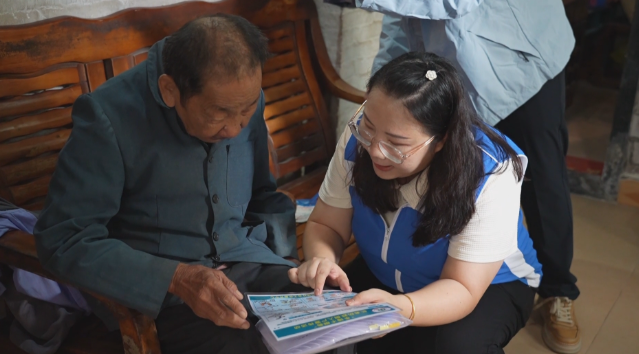 厚街：“民生大莞家”送上定制“爱心包” 守护长者居家安全.png