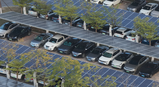厚街政务中心停车场光伏遮阳棚建成 预计明年1月并网投用.png