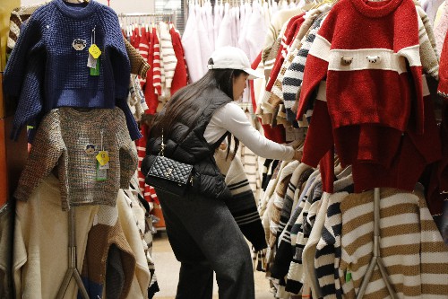 2【标题】大朗毛衣销售火爆 (1)~1.jpg